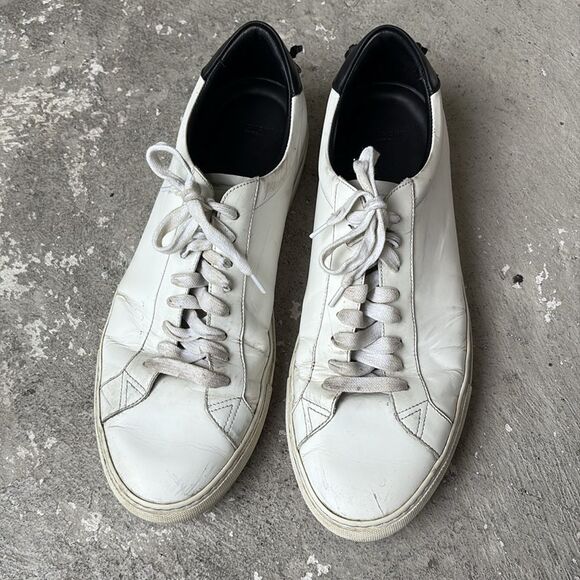 Givenchy low top leather sneakers - Picture 3 of 9